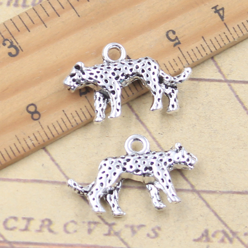 Vintage Fashion Finds - 10 Stück Charms 3D Tier Gepard